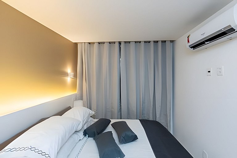 Apartamento Reformado em Copacabana | Porteira Fechada e Ide