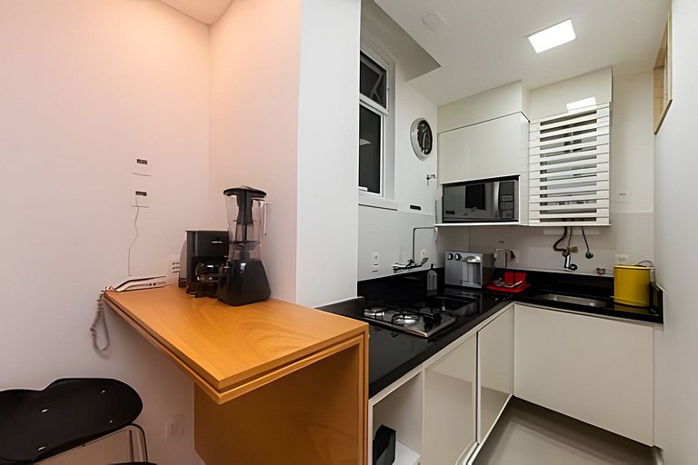 Apartamento Reformado em Copacabana | Porteira Fechada e Ide