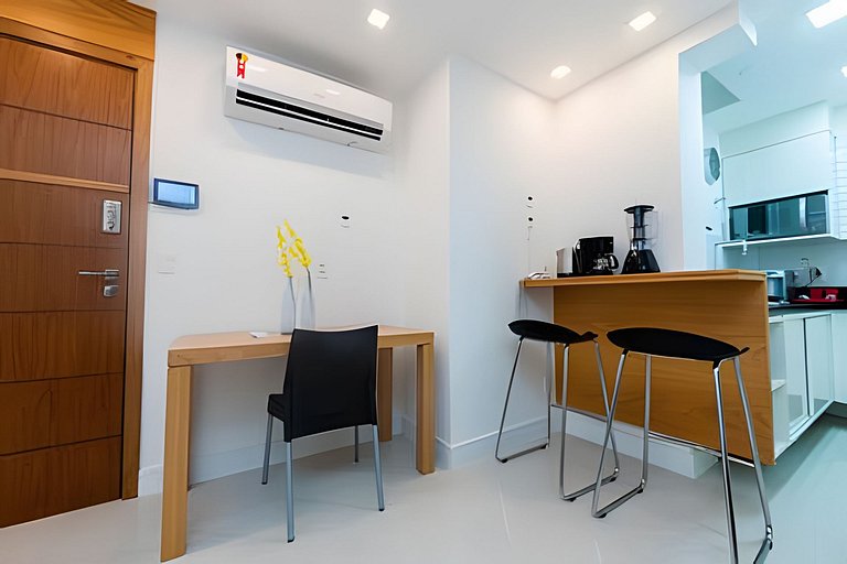 Apartamento Reformado em Copacabana | Porteira Fechada e Ide