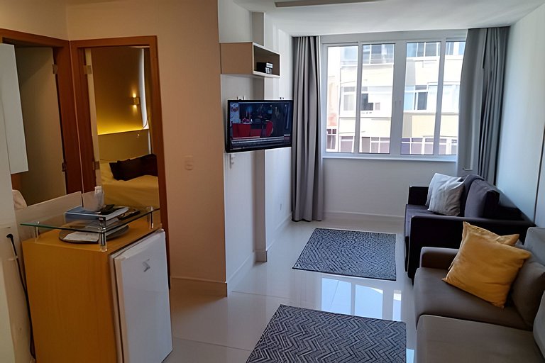 Apartamento Reformado em Copacabana | Porteira Fechada e Ide