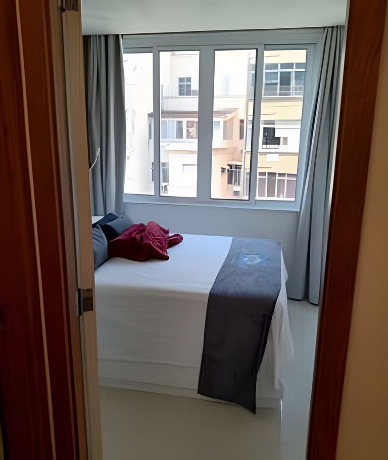 Apartamento Reformado em Copacabana | Porteira Fechada e Ide