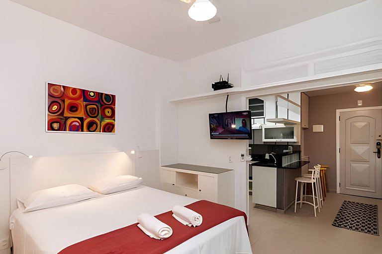 Studio Copacabana c/ Lavanderia - 500m da Praia e Metro