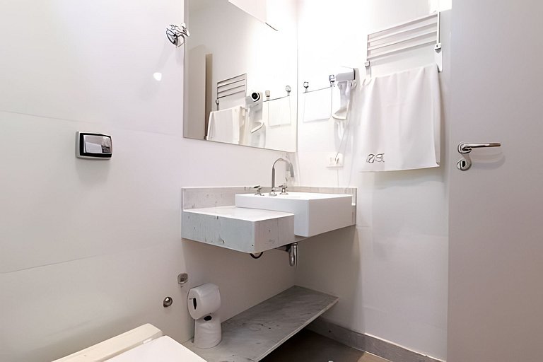 Studio Copacabana (Cama Queen + Lavanderia)