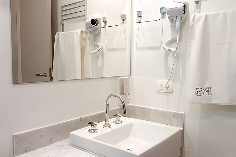 Studio Copacabana (Cama Queen + Lavanderia)