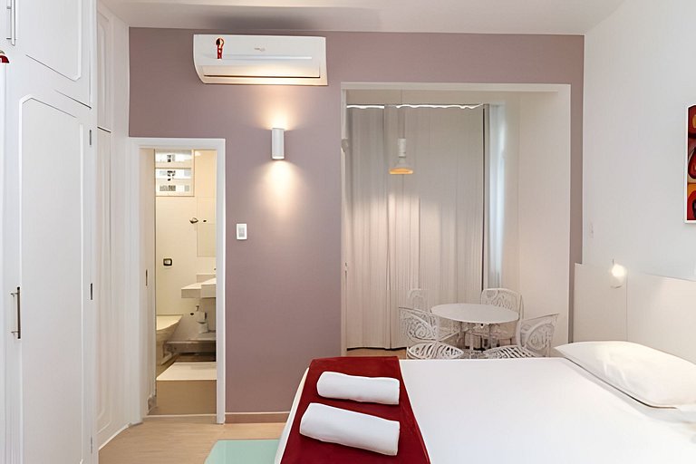 Studio em Copa c/ Lavanderia - 500m Praia e Metro
