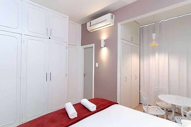 Studio em Copa c/ Lavanderia - 500m Praia e Metro