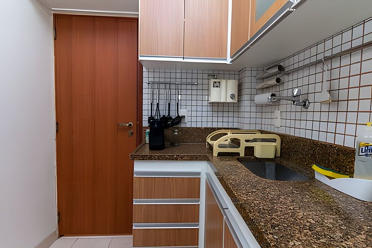 Apto 1km do Pão de Açúcar com Garagem e Lavanderia