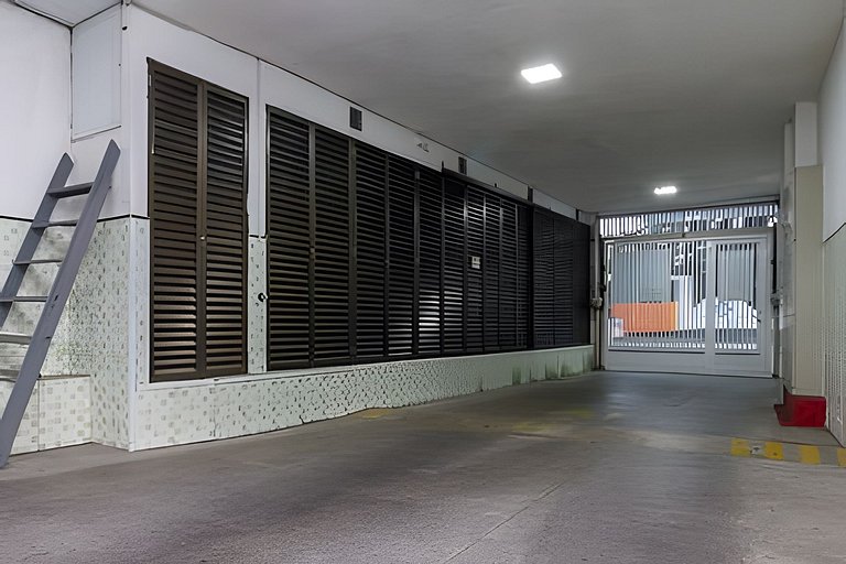 Apto 1km do Pão de Açúcar com Garagem e Lavanderia