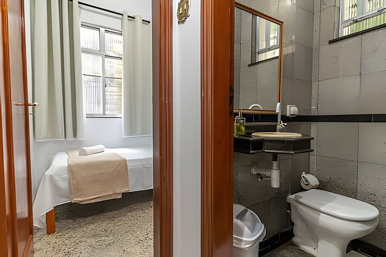 Casa em Copacabana - 2 suítes + 2 quartos