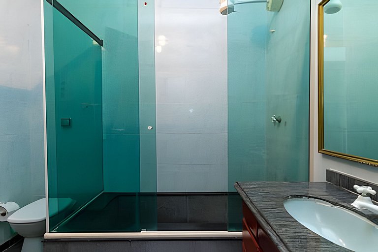 Casa em Copacabana - 2 suítes + 2 quartos