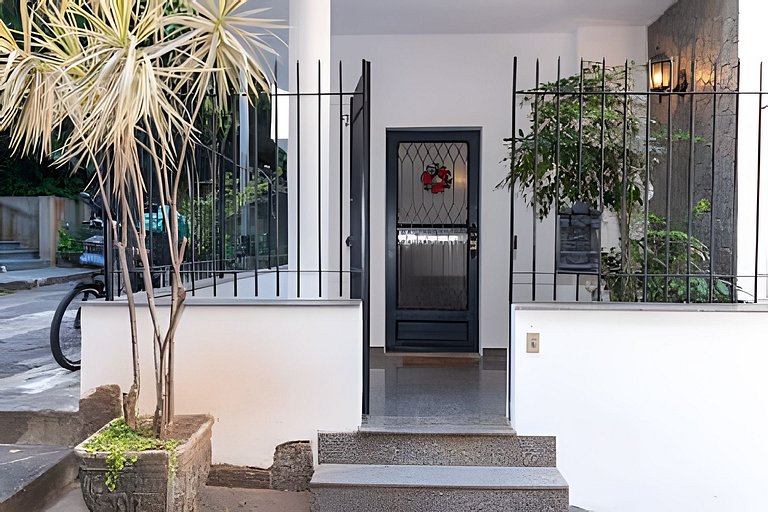 Casa em Copacabana - 2 suítes + 2 quartos