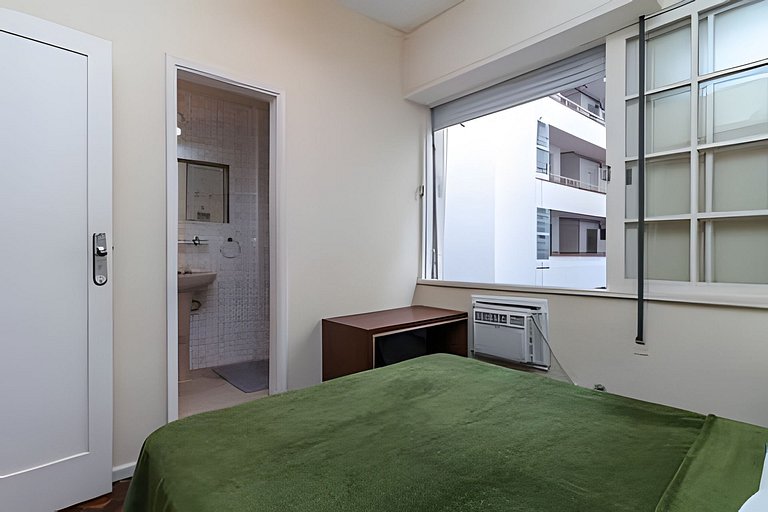 Apartamento Amplo c/ Suíte & Varanda Vista Mar