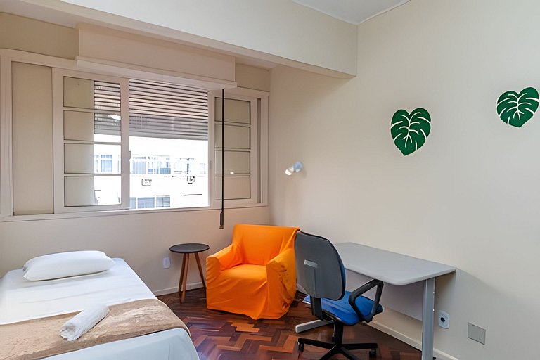 Apartamento Amplo c/ Suíte & Varanda Vista Mar