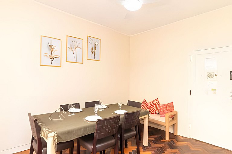 Apartamento Amplo c/ Suíte & Varanda Vista Mar