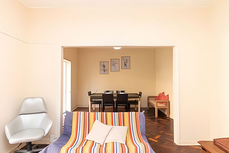 Apartamento Amplo c/ Suíte & Varanda Vista Mar