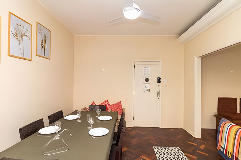 Apartamento Amplo c/ Suíte & Varanda Vista Mar