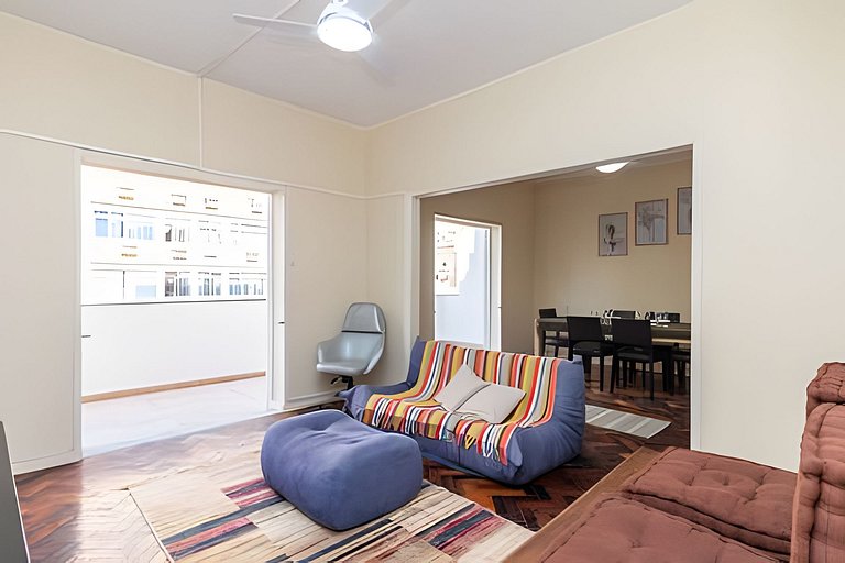 Apartamento Amplo c/ Suíte & Varanda Vista Mar