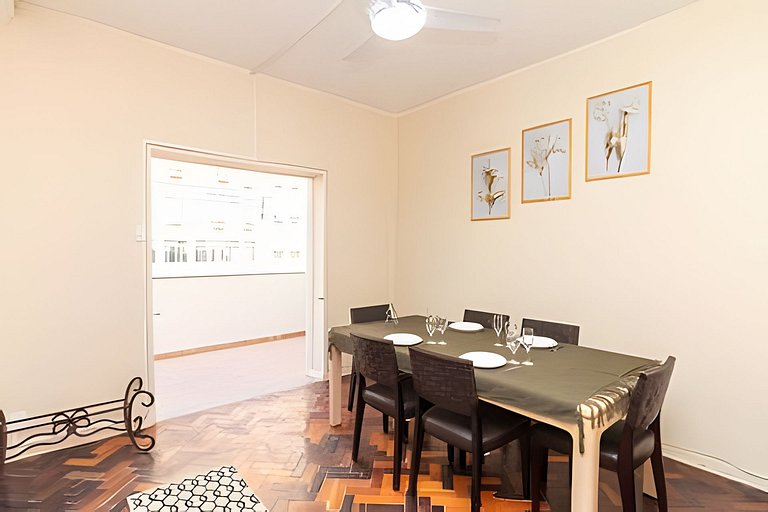 Apartamento Amplo c/ Suíte & Varanda Vista Mar