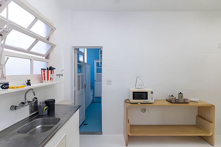 Apartamento Amplo c/ Suíte & Varanda Vista Mar