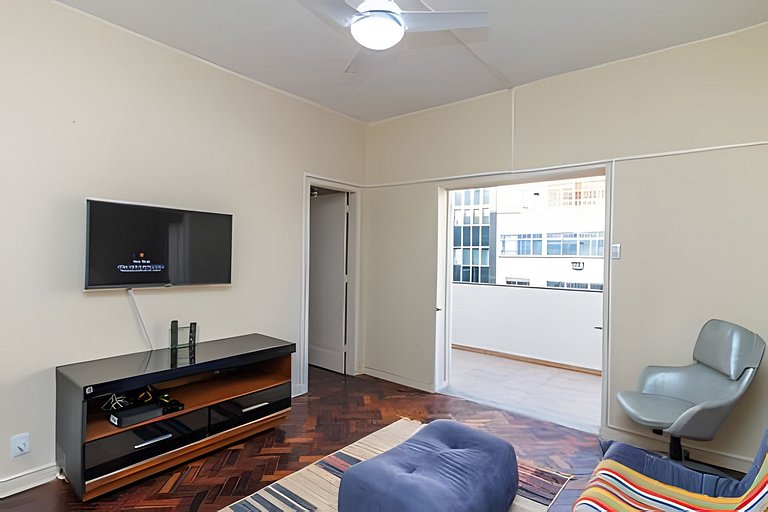 Apartamento Amplo c/ Suíte & Varanda Vista Mar