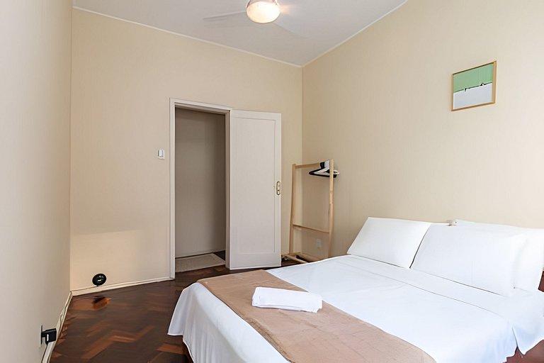 Apartamento Amplo c/ Suíte & Varanda Vista Mar