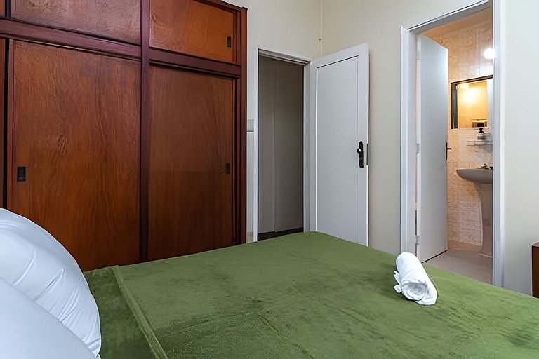 Apartamento Amplo c/ Suíte & Varanda Vista Mar