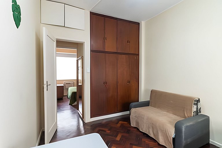 Apartamento Amplo c/ Suíte & Varanda Vista Mar