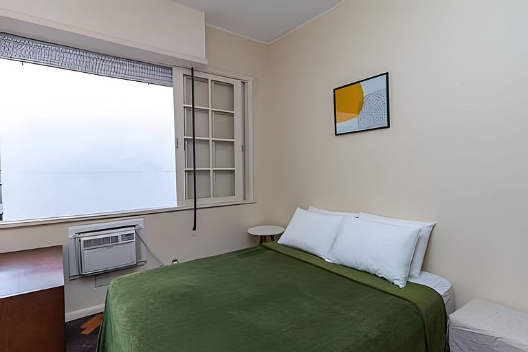 Apartamento Amplo c/ Suíte & Varanda Vista Mar