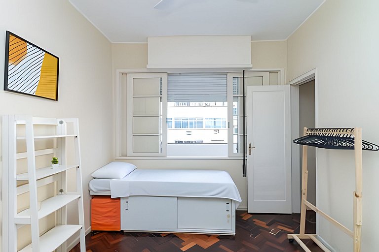 Apartamento Amplo c/ Suíte & Varanda Vista Mar