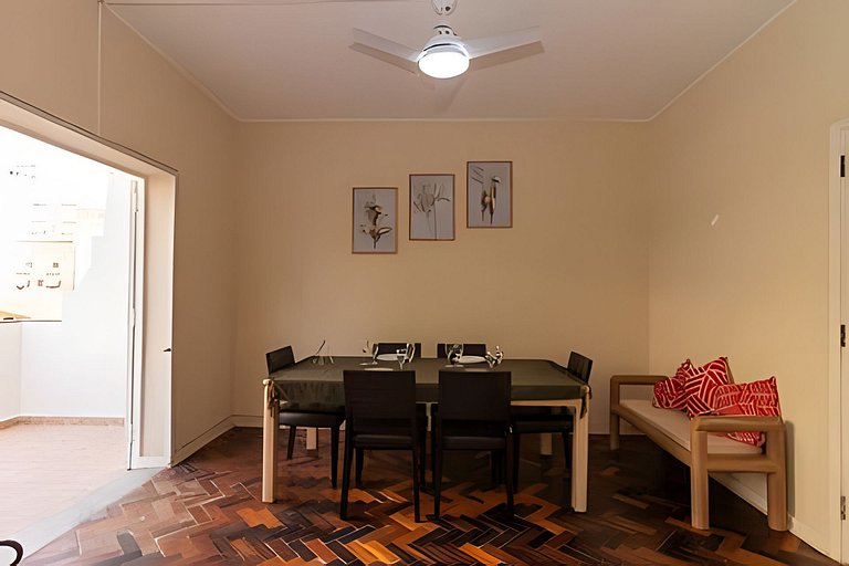 Apartamento Amplo c/ Suíte & Varanda Vista Mar