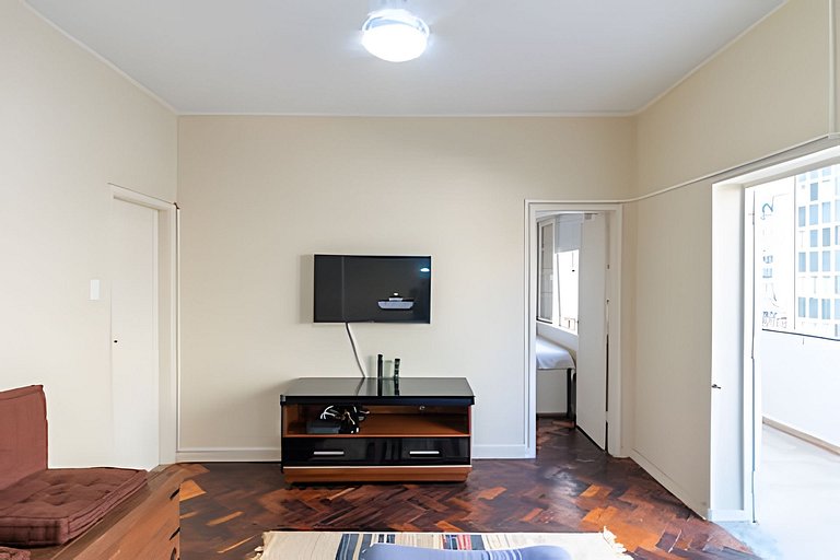 Apartamento Amplo c/ Suíte & Varanda Vista Mar