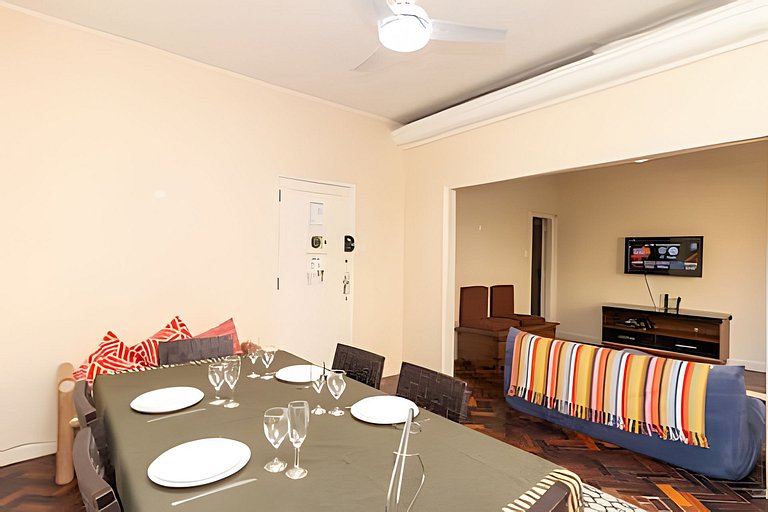 Apartamento Amplo c/ Suíte & Varanda Vista Mar