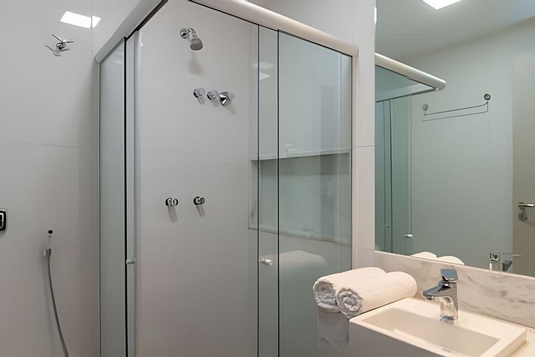 Apto Novo Arpoador – 4 Quartos, 200m Praia