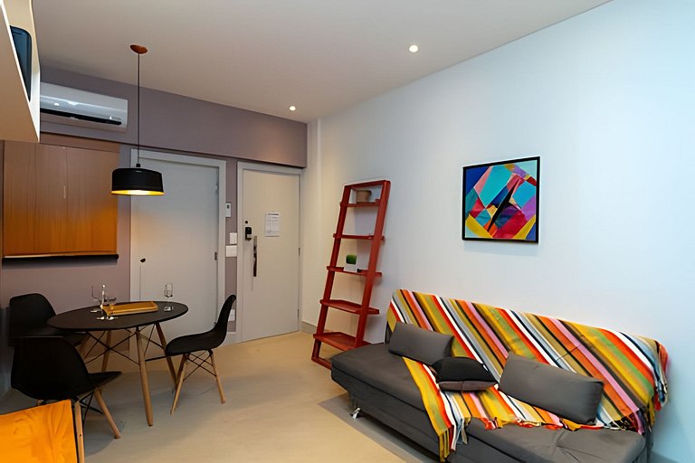 Apto Novo Arpoador – 4 Quartos, 200m Praia