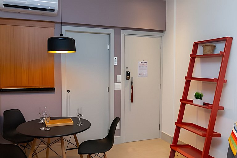 Apto Novo Arpoador – 4 Quartos, 200m Praia