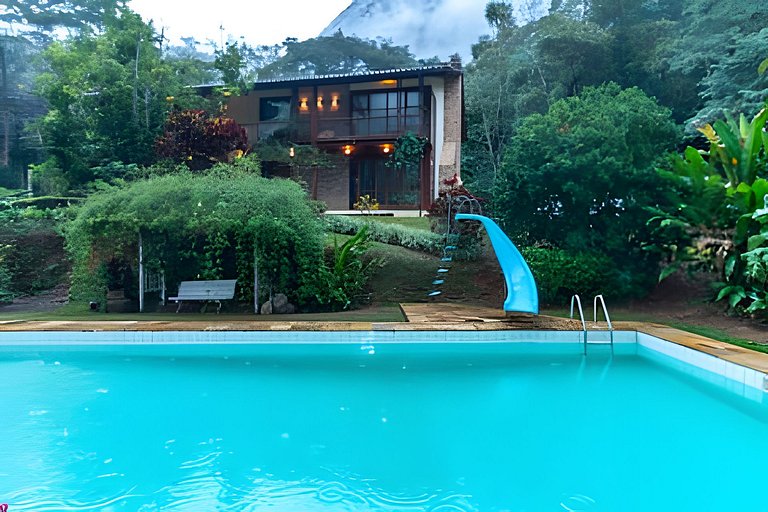 Casa Secretário - 3 Suítes, Piscina, Campo e Sauna