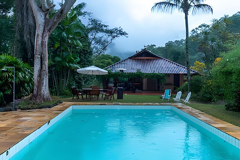 Casa Secretário - 3 Suítes, Piscina, Campo e Sauna