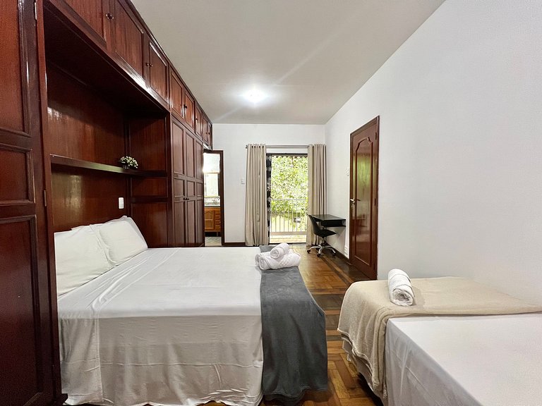 Casa em Copacabana - 2 suítes + 2 quartos