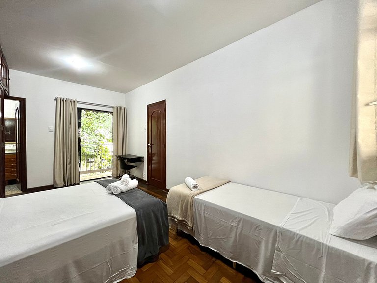 Casa em Copacabana - 2 suítes + 2 quartos