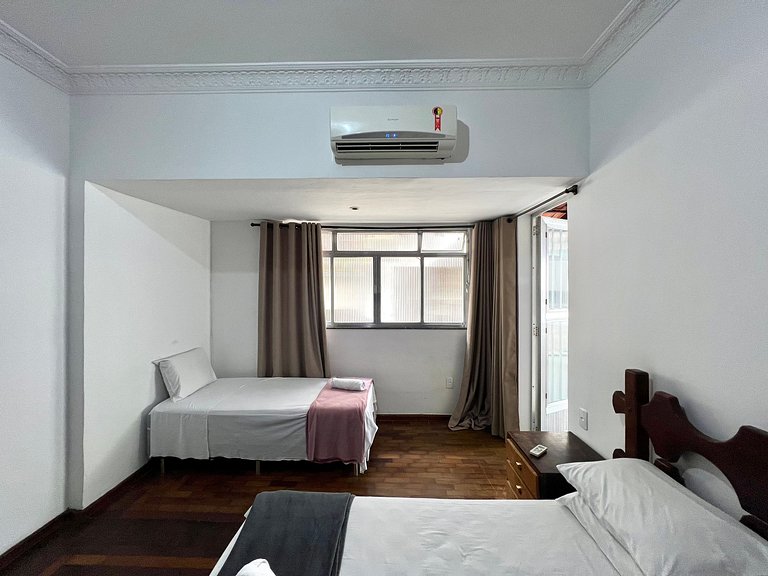 Casa em Copacabana - 2 suítes + 2 quartos