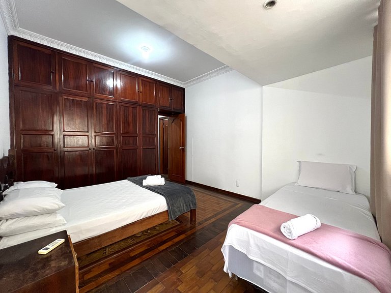 Casa em Copacabana - 2 suítes + 2 quartos