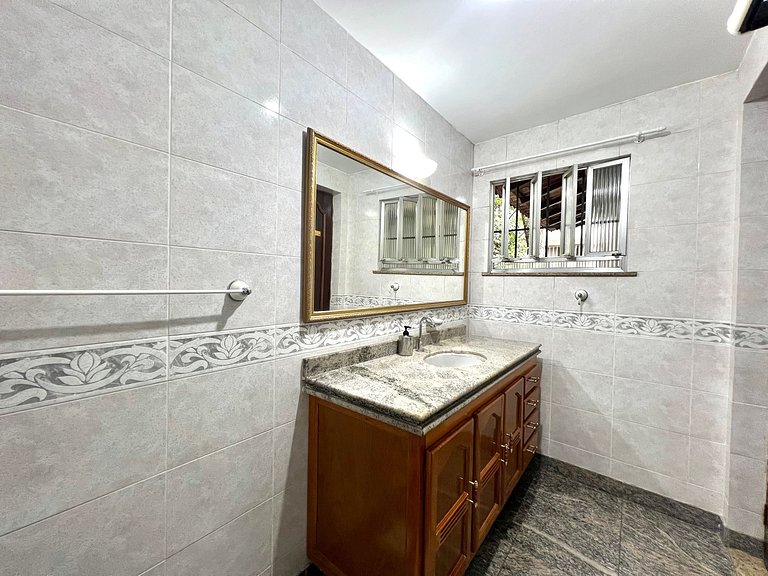 Casa em Copacabana - 2 suítes + 2 quartos