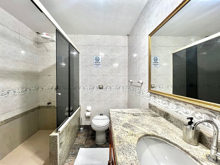 Casa em Copacabana - 2 suítes + 2 quartos