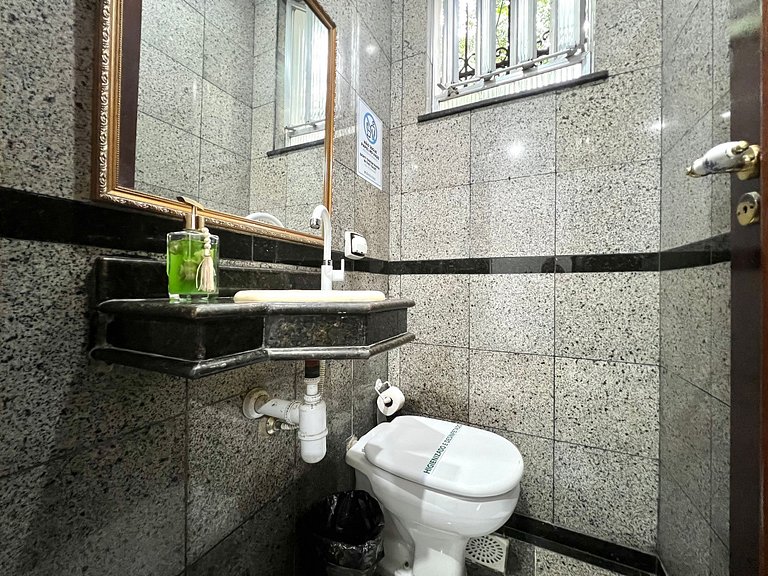 Casa em Copacabana - 2 suítes + 2 quartos