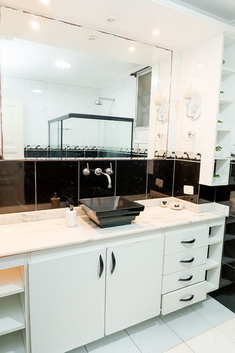 Apto em Copa com Jacuzzi, Garagem a 200m da Praia
