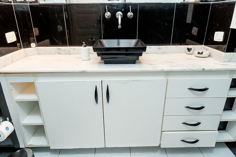 Apto em Copa com Jacuzzi, Garagem a 200m da Praia