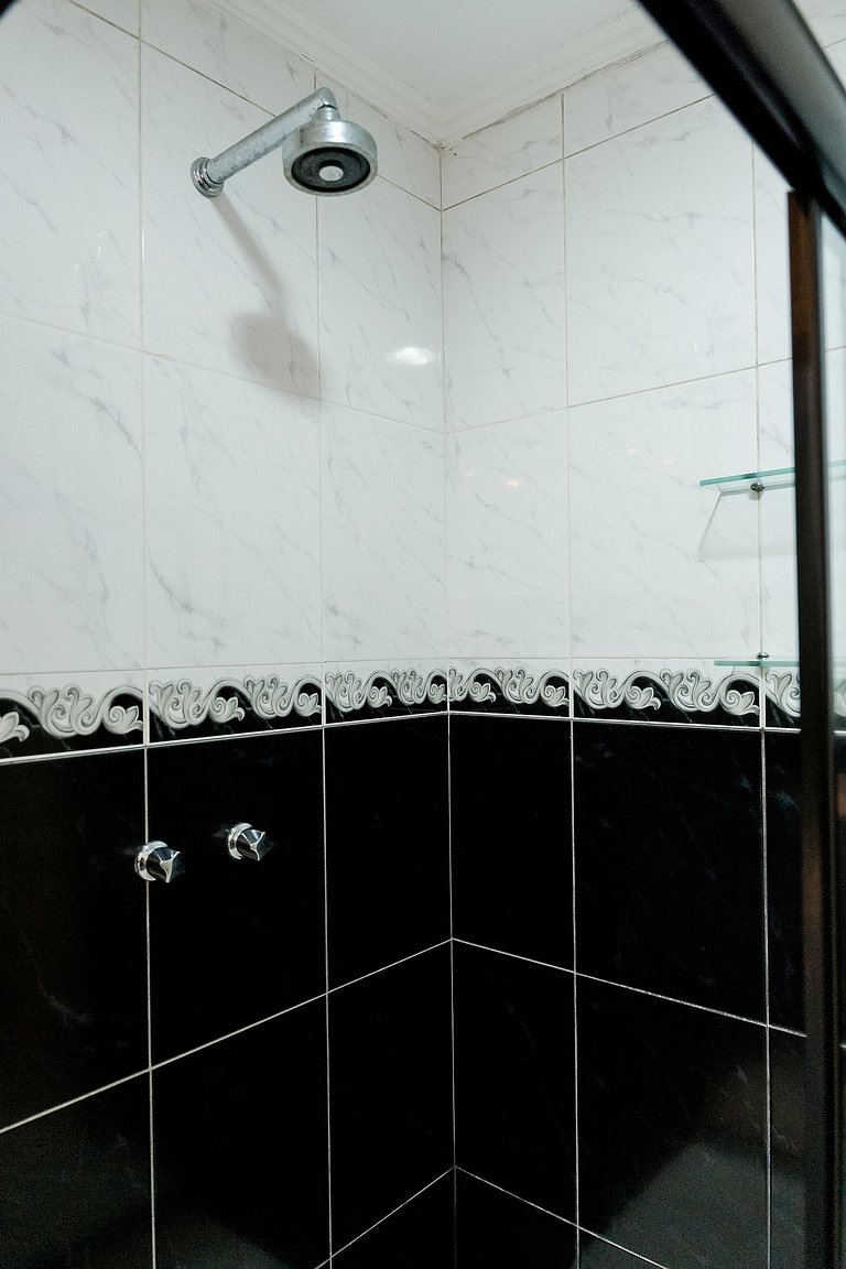 Apto em Copa com Jacuzzi, Garagem a 200m da Praia