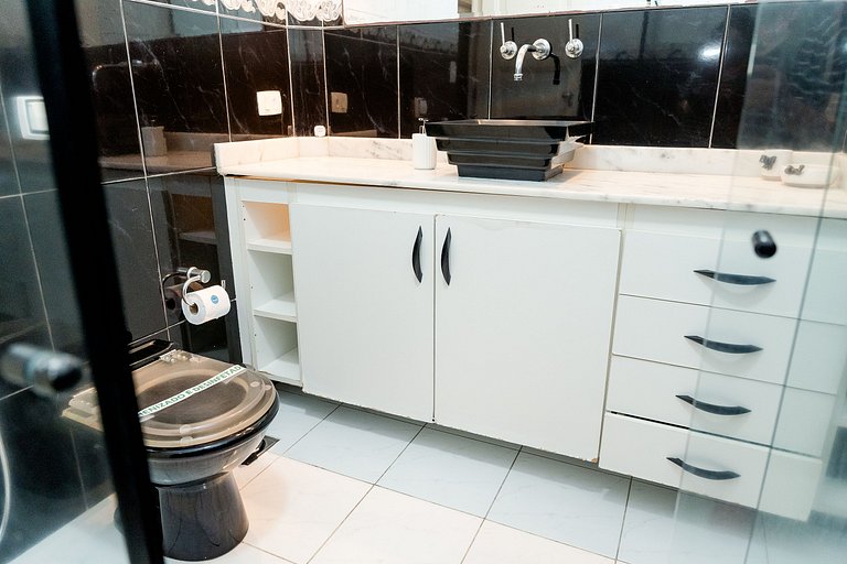 Apto em Copa com Jacuzzi, Garagem a 200m da Praia