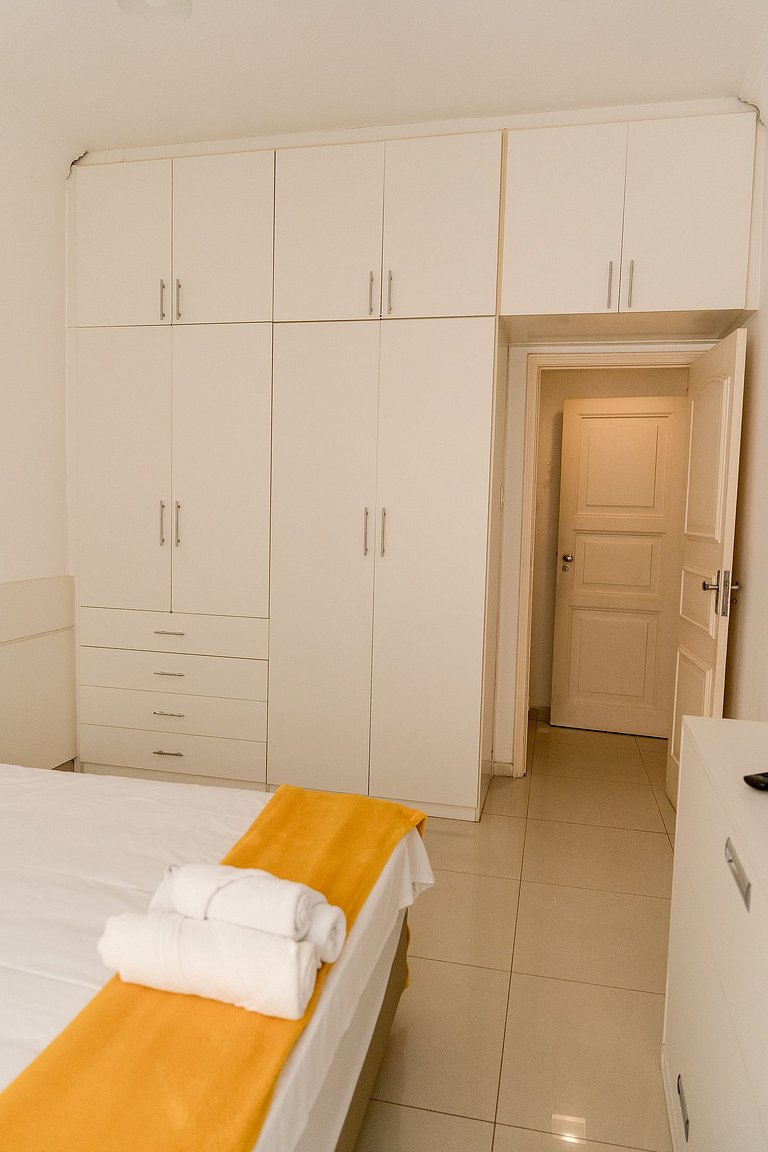 REVÉILLON em Copacabana - 200m da praia c/ garagem