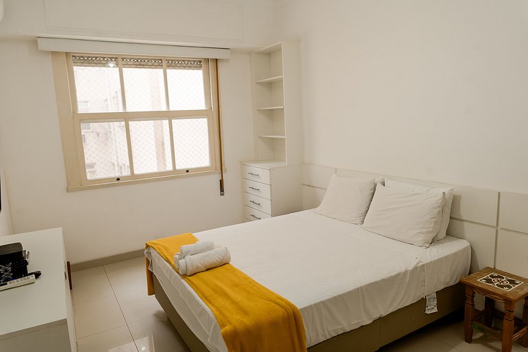 Apto Amplo Copacabana - 200m da praia c/ garagem